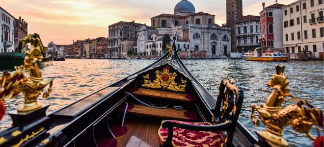 Gondola Ride with Serenade in Venice